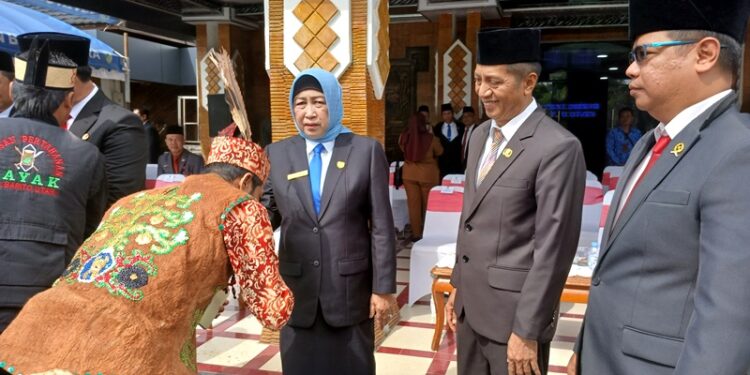 Ketua DPRD Hj. Mery Rukaini: Hari Pahlawan Momentum Mengisi Kemerdekaan dengan Pengabdian Tulus