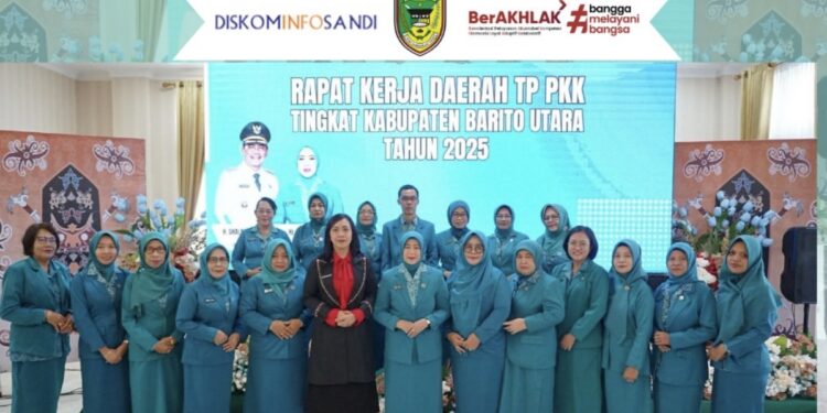 Ketua TP PKK Barito Utara Hadiri dan Buka Rakerda TP PKK Kabupaten Tahun 2025