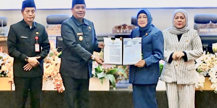 Rapat Paripurna DPRD Barito Utara: Evaluasi Kinerja dan Rekomendasi Pembangunan 2025