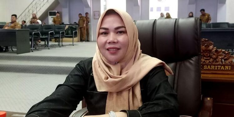 Dukung Pelestarian Budaya, Jamilah Puji Lomba Desain Batik Digital Barito Utara